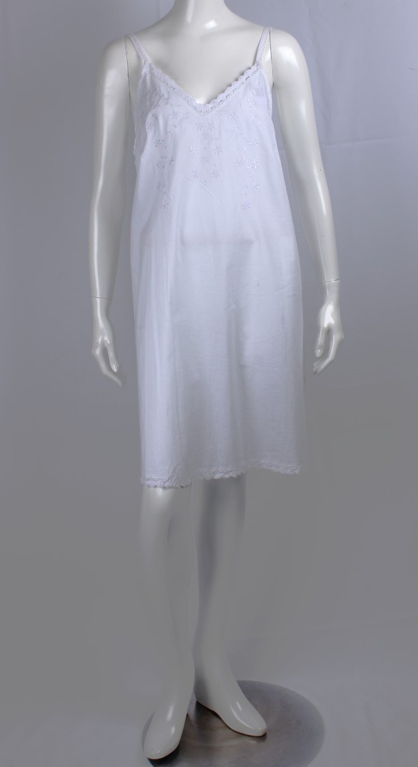 Alice & Lily  cotton nightie w  adjustable shoestring straps, S,M,L,XL. white STYLE :AL/ND379 image 0